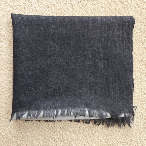NWOT Cashmere Gradient Black & Grey Lightweight Scarf Ombre - Picture 10 of 10